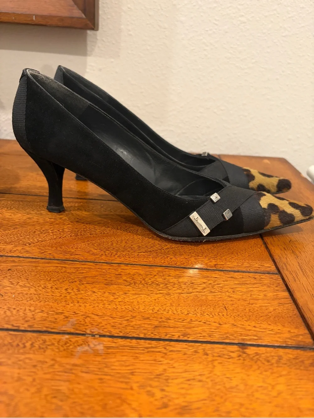 Stuart Weitzman Black suede kitten heel Pumps with Leopard Print Pointed Toe 7.5